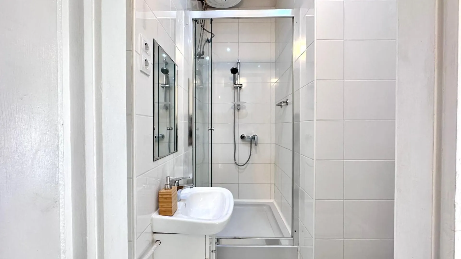 Center Cozy Gozsdu Home With 4Ppl Budapest